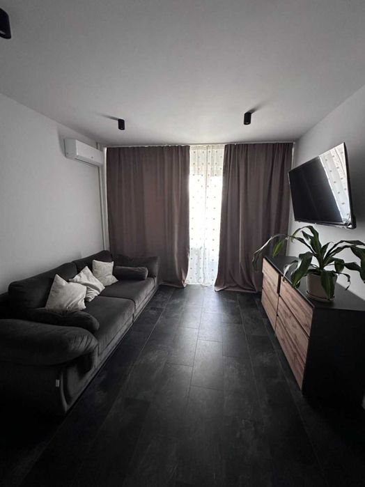 1-кімнатна квартира з ремонтом та меблями