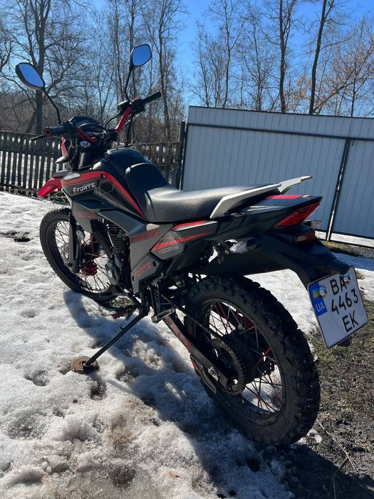 Продам  мотоцикл Forte Cross 300