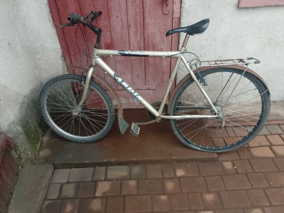 Спортивний велосипед.