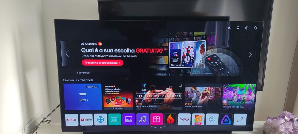 LG  OLED 52" Smart TV