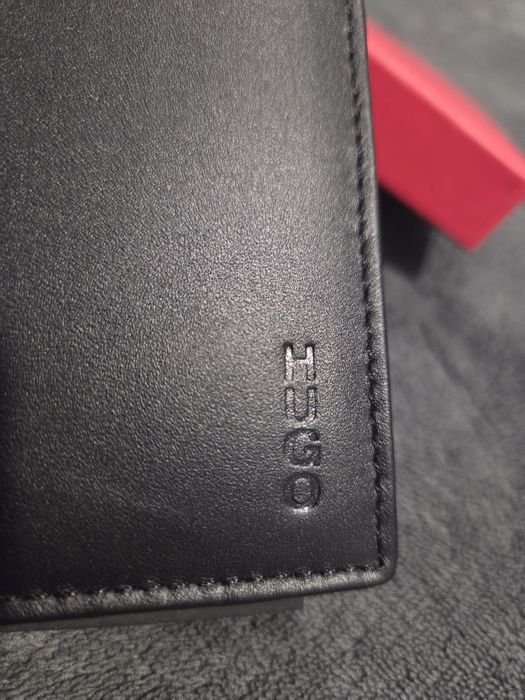 Meski czarny portfel Hugo Boss