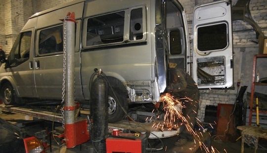 СТО Антикорозійна обробка дна зварювальні роботи кузов дно легкові бус