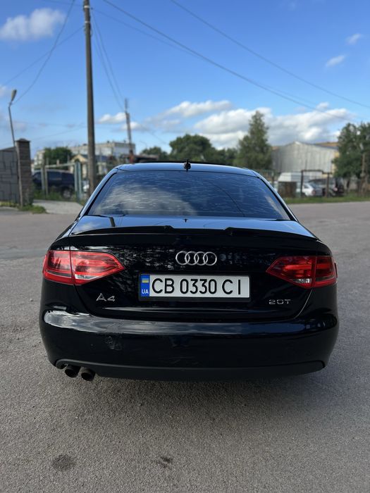 Audi a4 b8 Premium 2010 2.0 tfsi 211лс