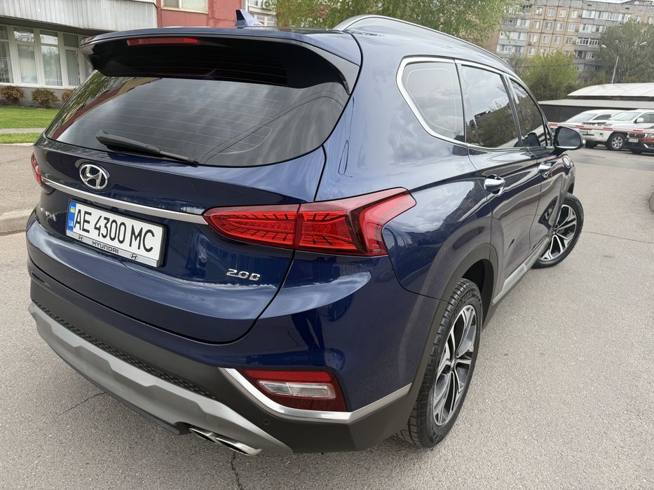 Продам шикарный SantaFe сама, полная комплектация , дизель 2.0