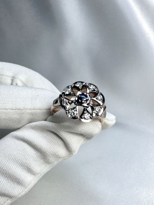 Золота радянська каблучка з діамантами та сапфіром