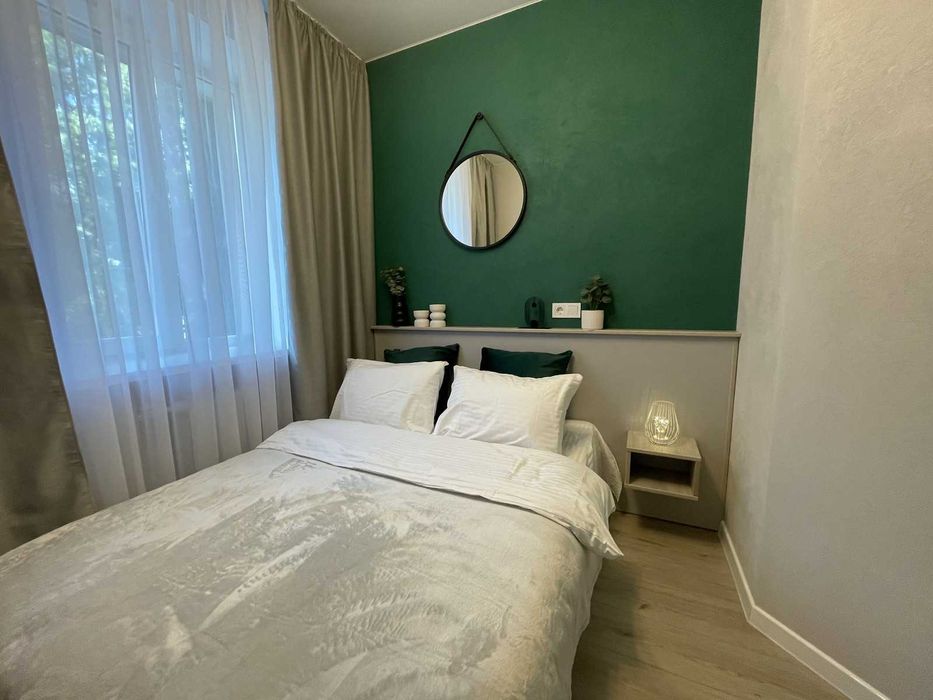 #A145 Квартира подобово. вул. Миколи Амосова 14. Солом