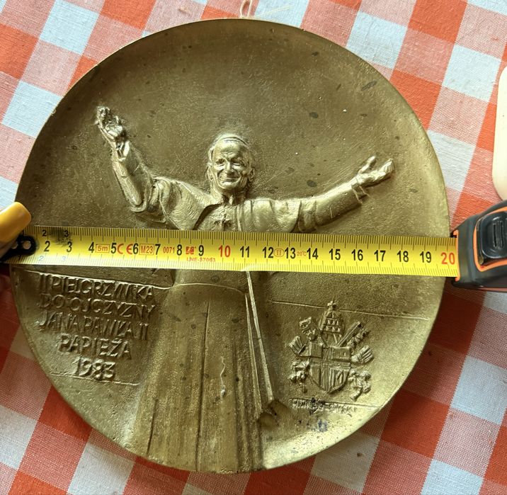 Mosiężny medalion