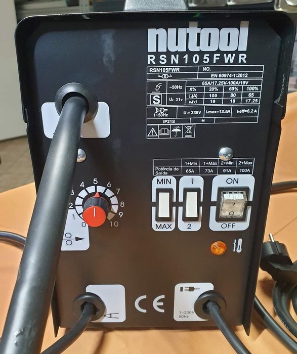 Máquina de soldar fio NUTOOL MIG 90A RSN105FWR

Como nova

160