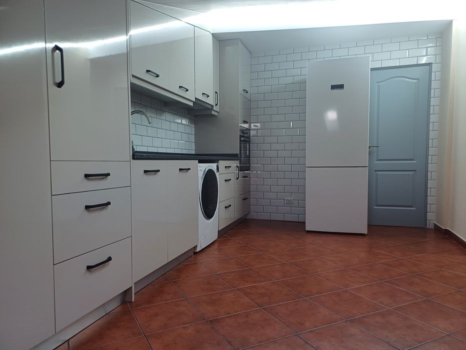 Alugo quartos  em Alcains