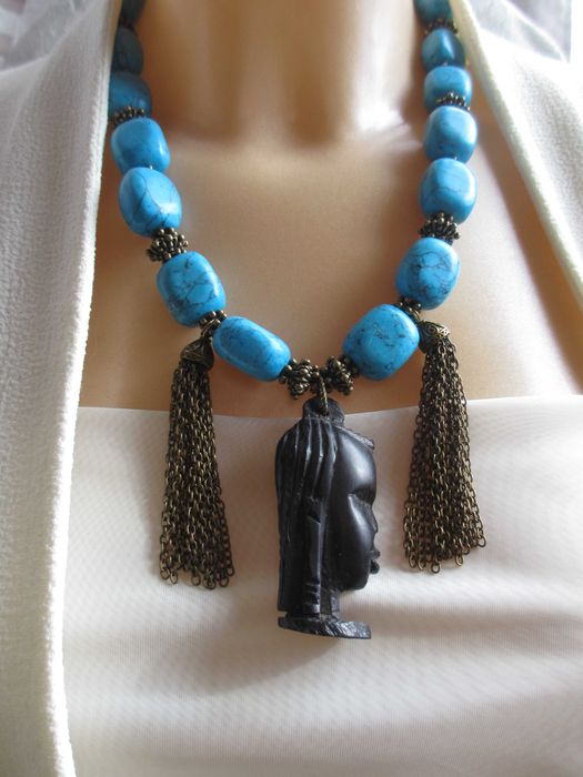 Колье с подвеской