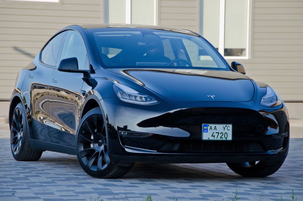 Продам Tesla Model Y