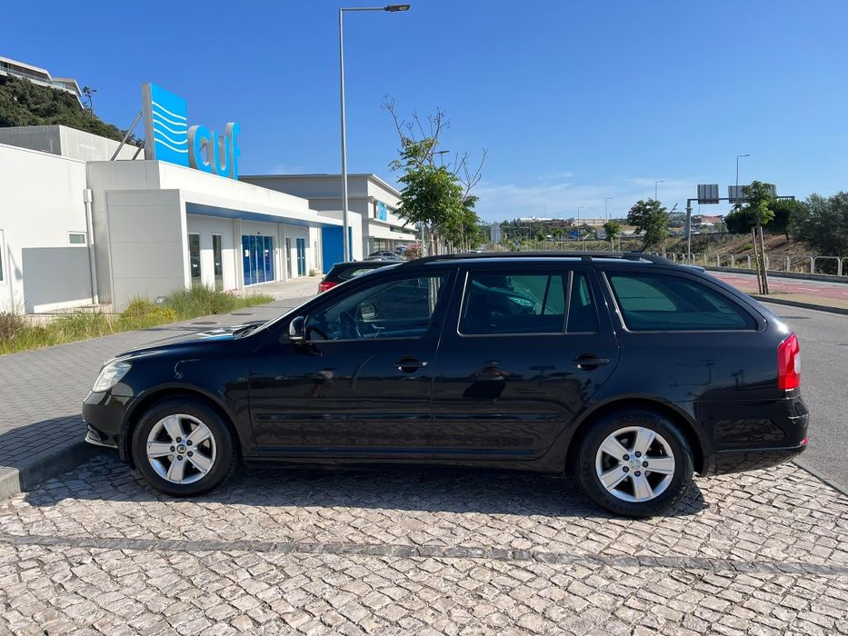 Carrinha Scooda preta