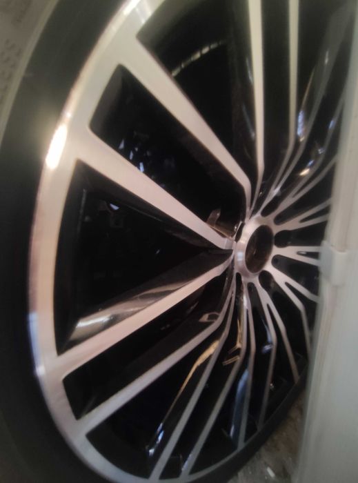 Jantes 20" furação 5x120 com pneus