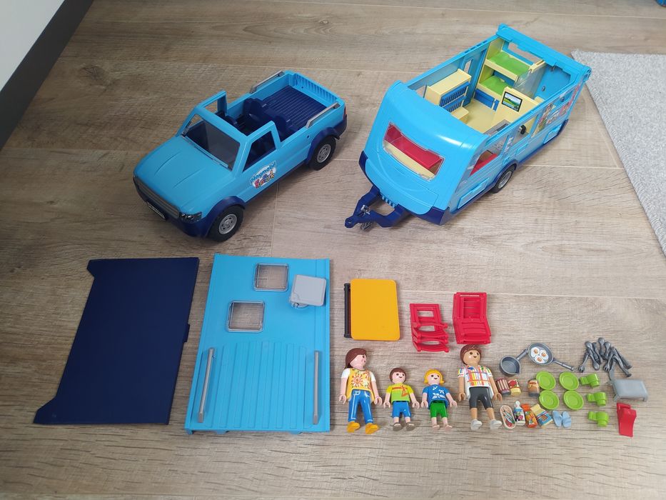Playmobil 9502 Family Fun Kamper z przyczepą