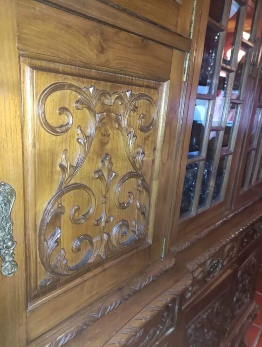 Conjunto de Sala de Jantar em Madeira Maciça – Estilo Rústico