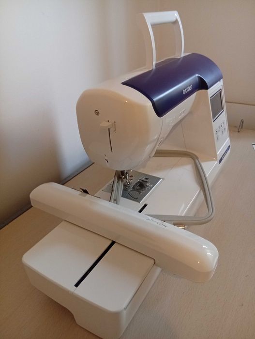 Máquina de Bordar Brother Innovis