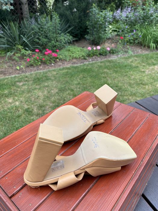 Sandały skórzane beżowe na platformie rozm. 35, obcas 10,5 cm