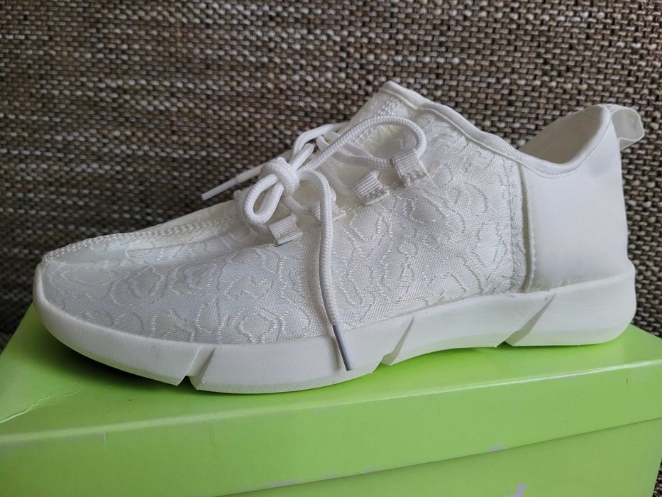 Buty typu sneakersy, damskie, białe w roz.42.