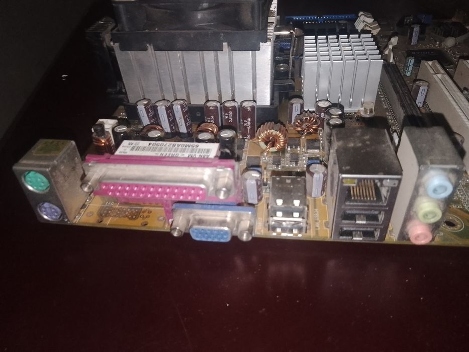 Материнська плата з процесором