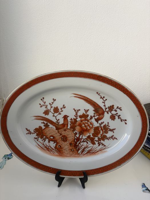 Prato de porcelana antigo