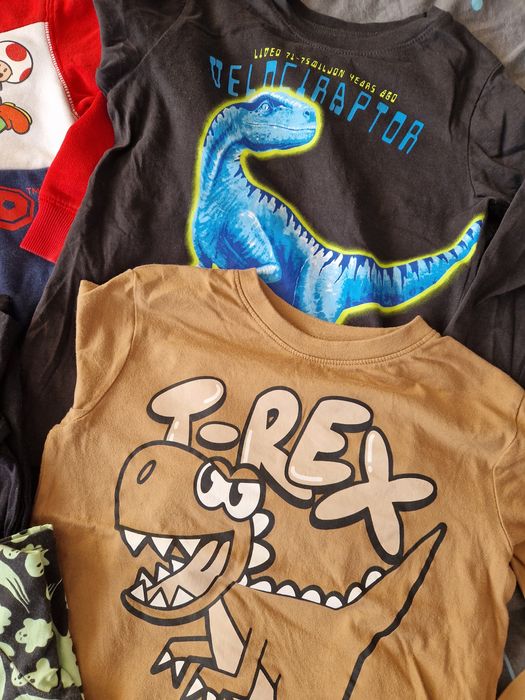 5 bluzek h&m 110/116 mario, dinozaur, duchy