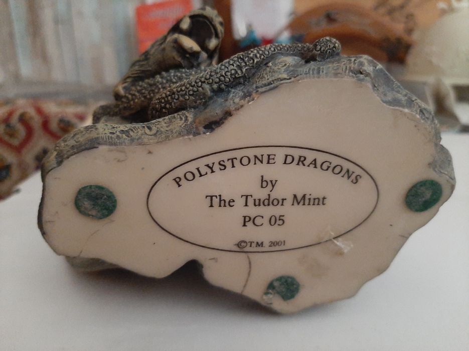 Dragão, The Tudor Mint, em Resina