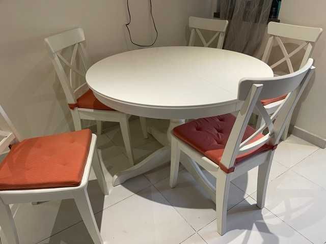 Mesa de jantar e 6 cadeiras