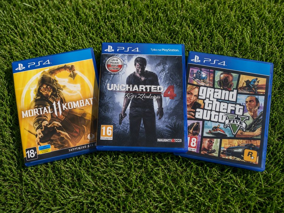 Продам Sony PlayStation 4
