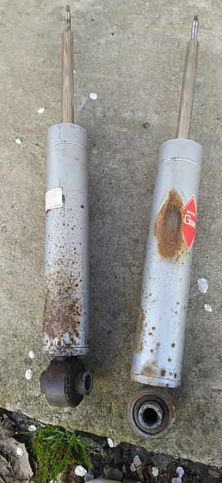 Амортизатор задній KYB каяба лівий правий Gas-A-Just на авто Volvo