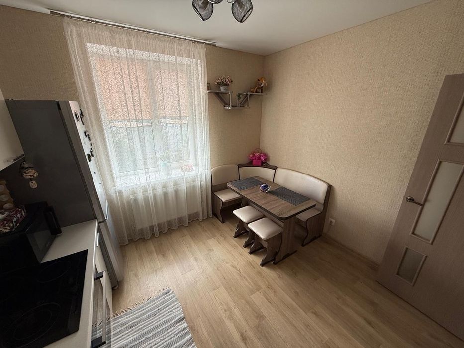 Продам крупногабаритную 2х.к. квартиру в жК.Леваневский.