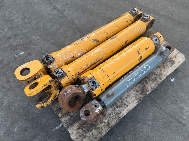 ładowarka liebherr l 538 siłowniki hydrauliczne komplet