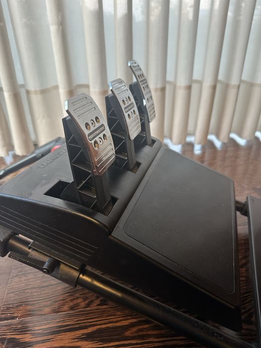 Thrustmaster T300 edição ferrari