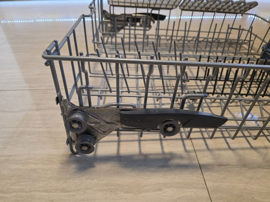 Oba Kosze do zmywarki bosh serii 5 do zabudowy 60 cm