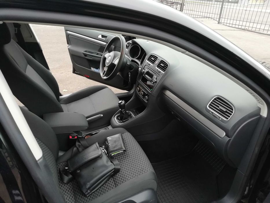 Продам автомагнитолу RCD VW 210