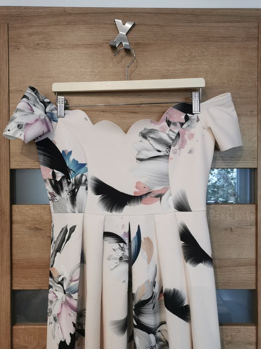 Wieczorowa sukienka elegancka Asos 40