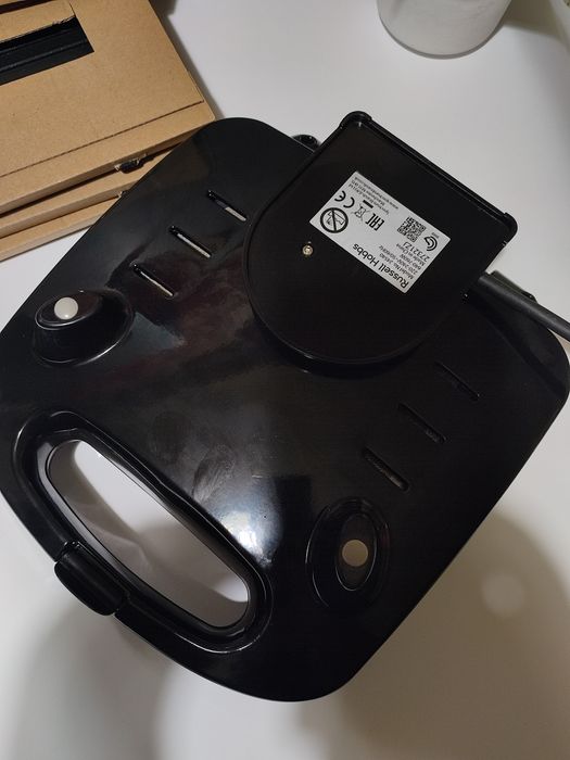 Мультимейкер (вафельниця-бутербродниця-гриль) Russell Hobbs Fiesta 3-1