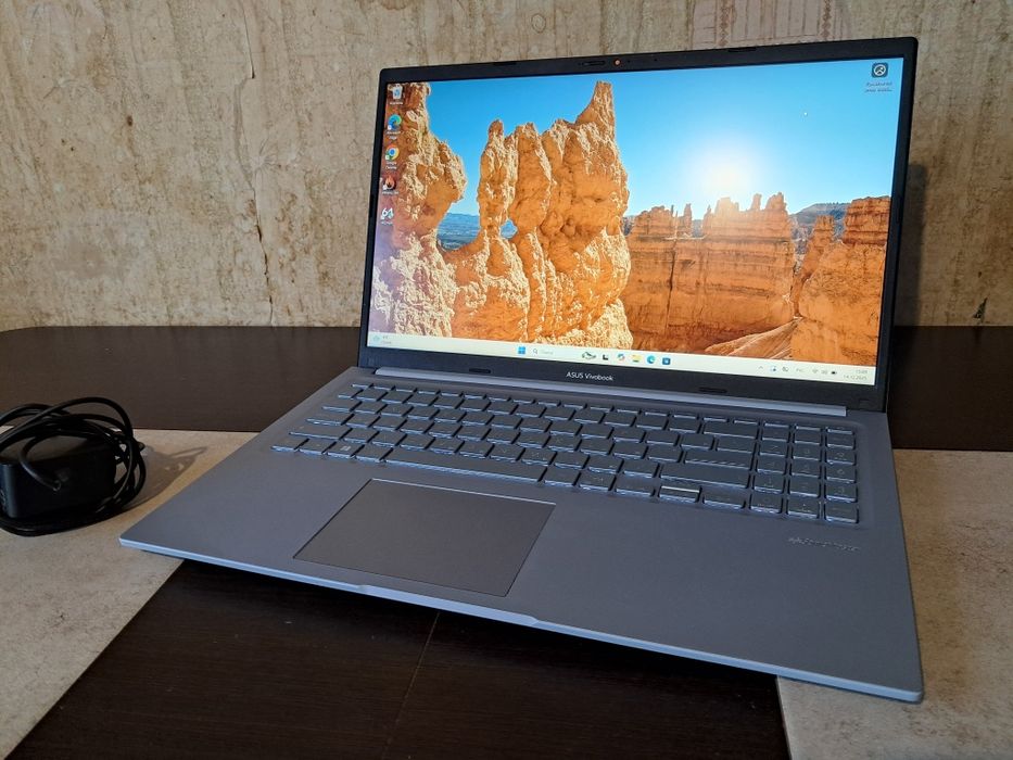 Ноутбук ASUS X1502ZA 2023р: Intel Core i3-1215U/UHD/8Gb DDR4/256Gb SSD