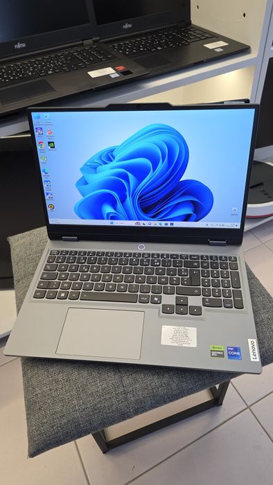 Lenovo loq i7 24gb rtx 5060