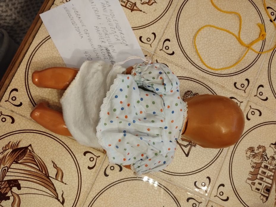 Stara lalka, kompozyt, bobas.