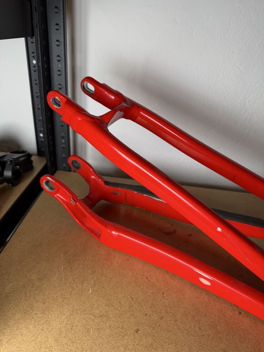 Wahacz tylni z linkiem i osia TREK REMEDY 8, 7