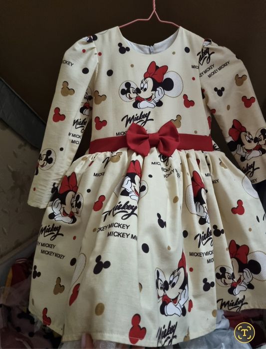 Продам неймовірно гарну сукню Мінні Маус.