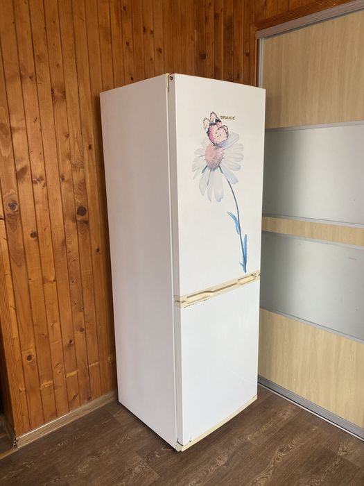 Холодильник SNAIGE в хорошому стані!