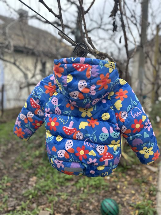Куртка для дівчинки 4-5 років