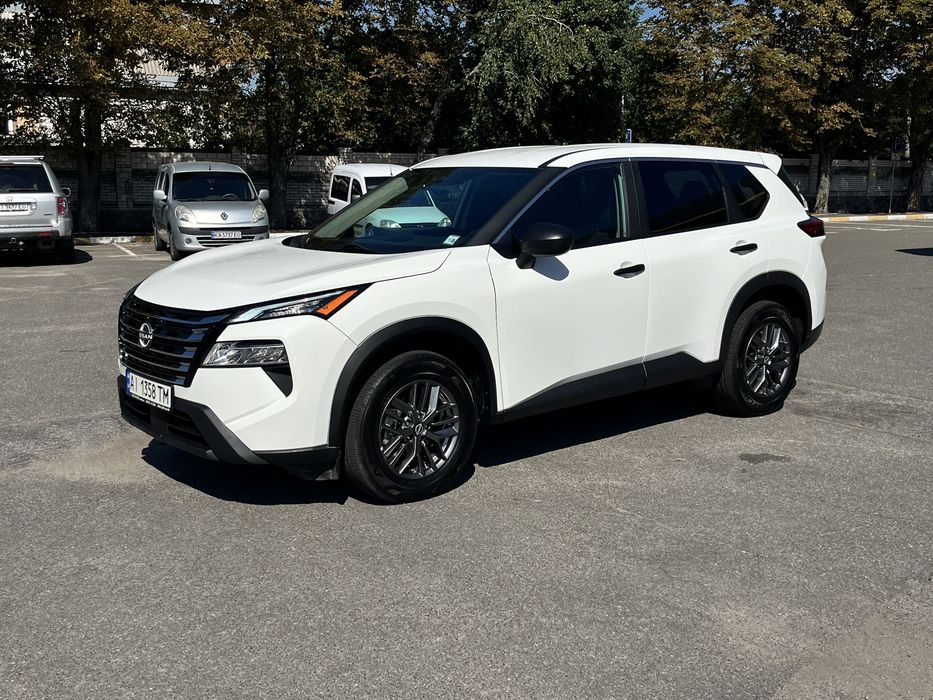 Nissan Rogue S AWD незначні пошкодження