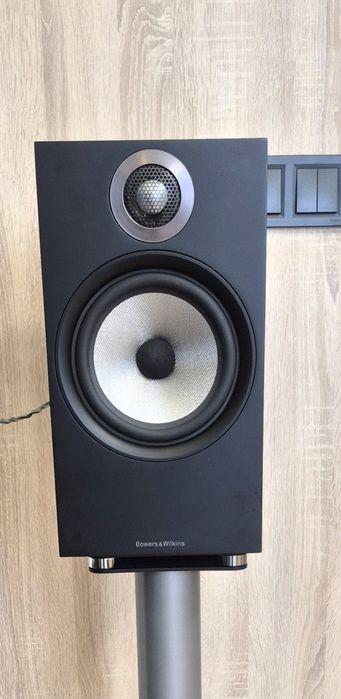 Британська акустика  Bowers  & Wilkins  606  England  , B&W