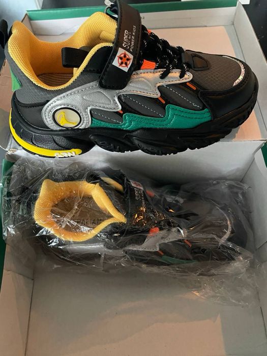 Кросівки на весну