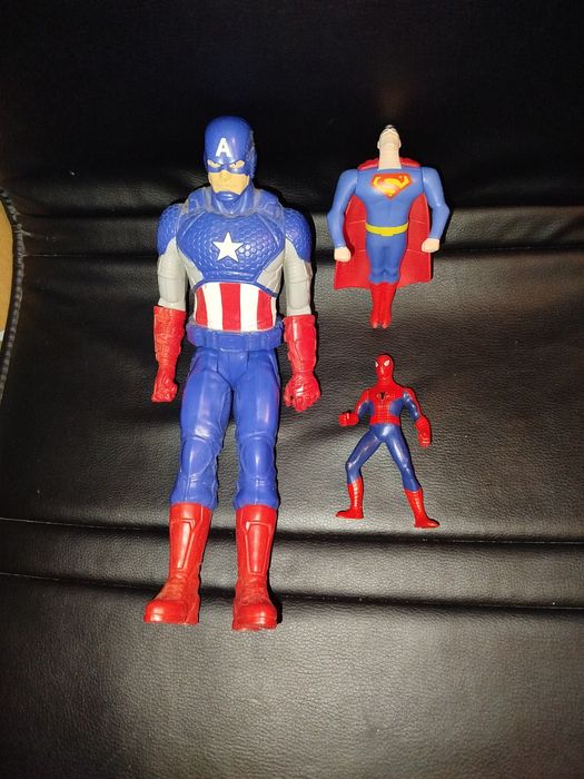 Conjunto de 3 figuras de acção