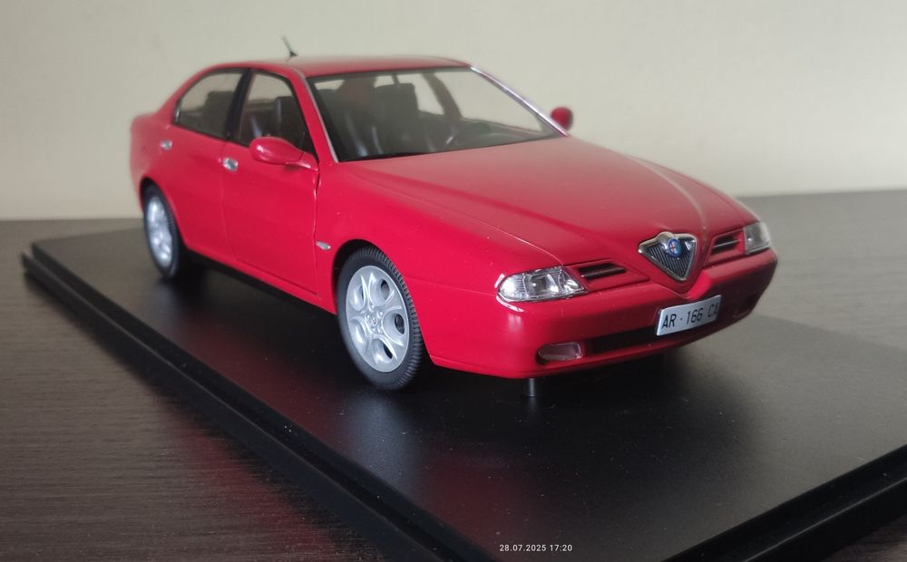 Alfa Romeo 166 3.0 V6 1:18 Mitica