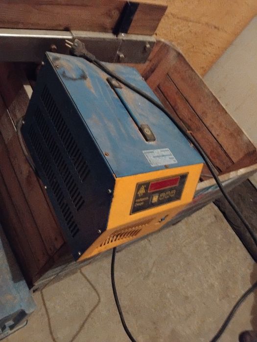 Prostownik 24V  do wózka widłowego