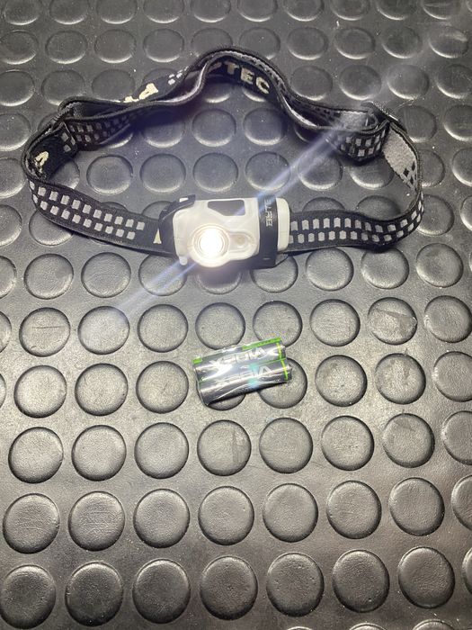 Продам налобний фонарик